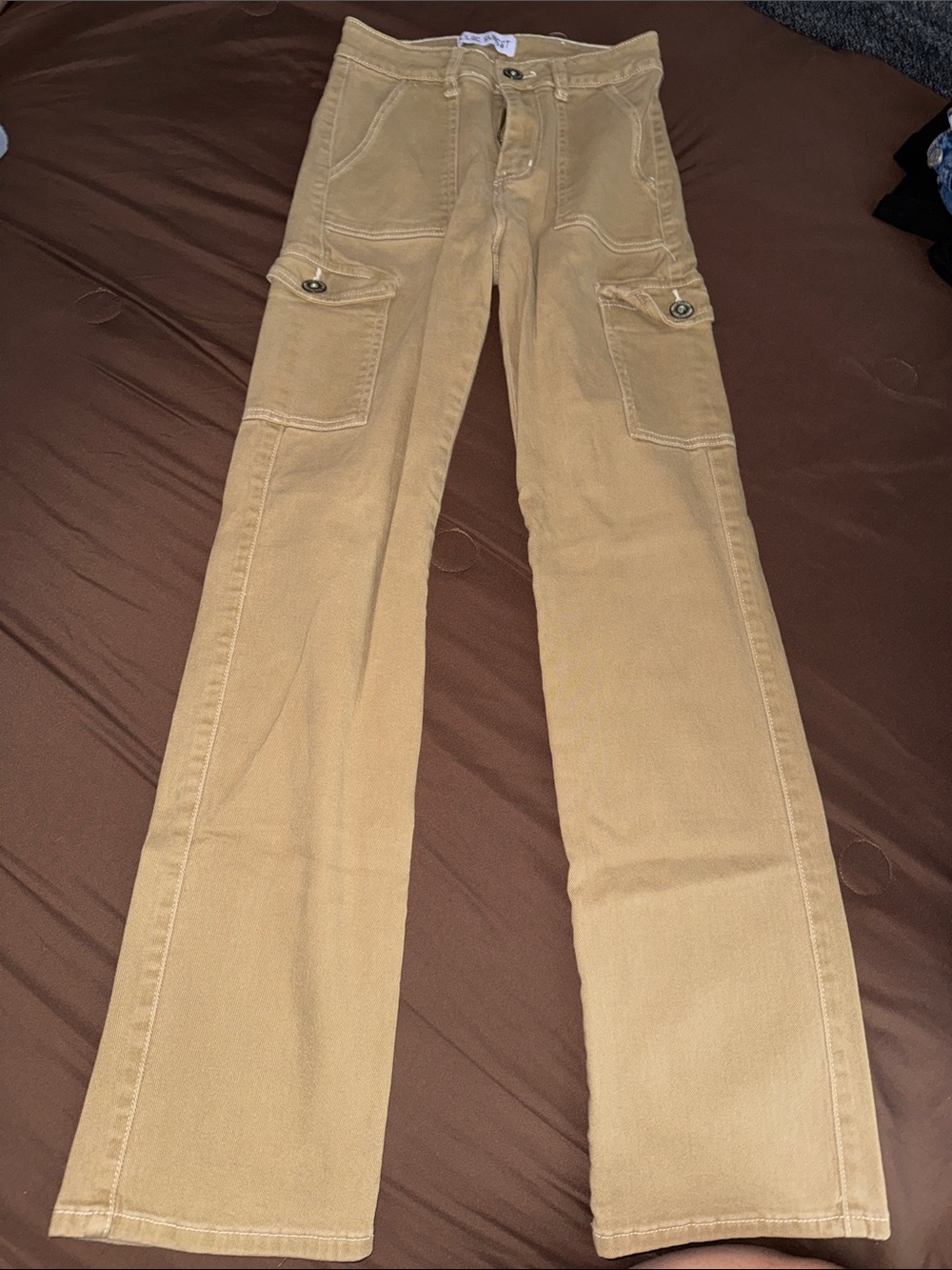 Straight Leg Cargo Pants in Tan